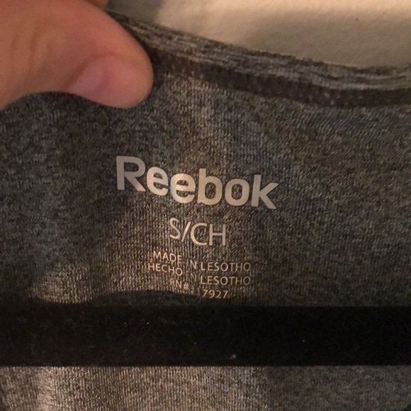 Reebok athletic top - Picture 3 of 3